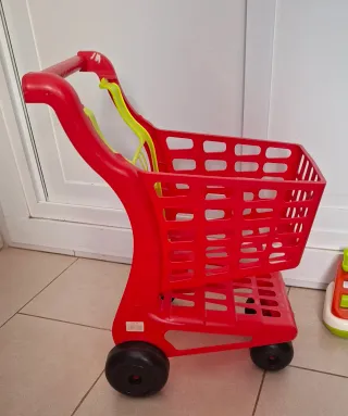 Carrito de compra y calculadora de juguete