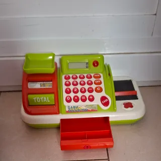 Carrito de compra y calculadora de juguete