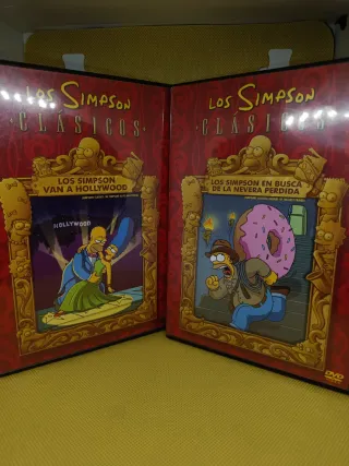 Lote DVDs, y figuras de Los Simpson