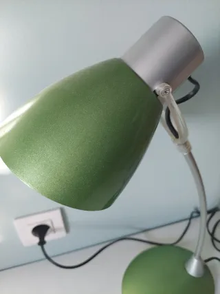 Flexo de mesa verde y plateado