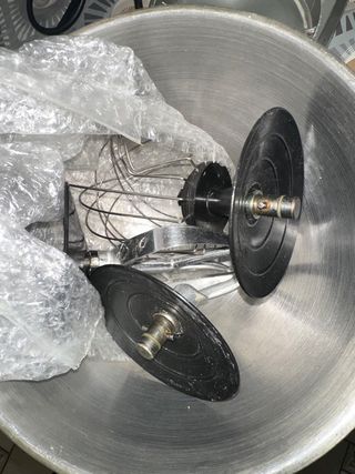 Batidora amasadora plateada