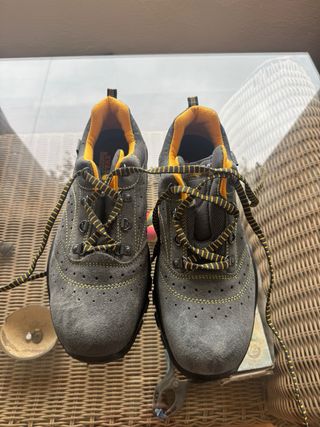 Zapatos de seguridad grises