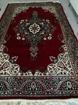 Alfombra Persa Roja y Multicolor