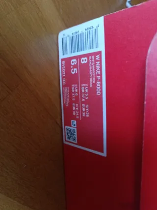 Zapatillas Nike P-6000 Plata y Rojo