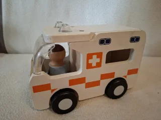 Ambulancia de madera