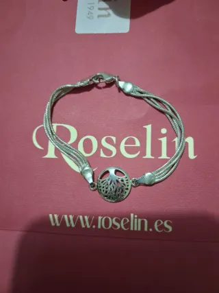 Pendientes largos pétalos blancos, rojos y negros,