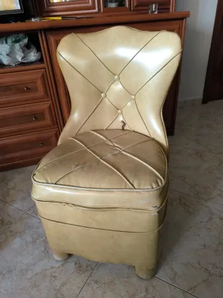 Butaca descalzadora vintage beige