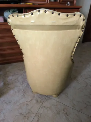 Butaca descalzadora vintage beige