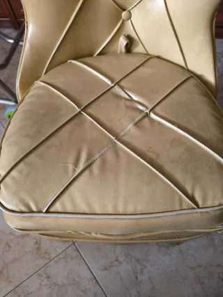 Butaca descalzadora vintage beige