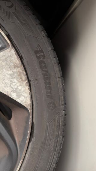 Llantas y Cubiertas Tucson 245/45 R19