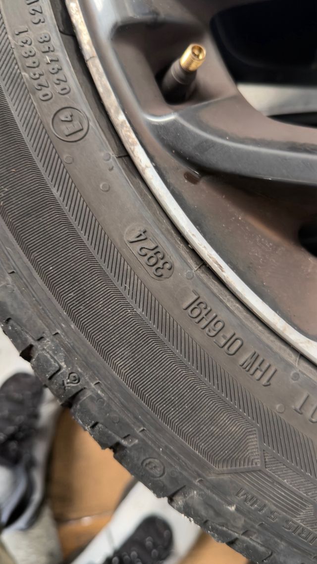 Llantas y Cubiertas Tucson 245/45 R19