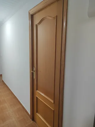 6 Puerta de madera interior