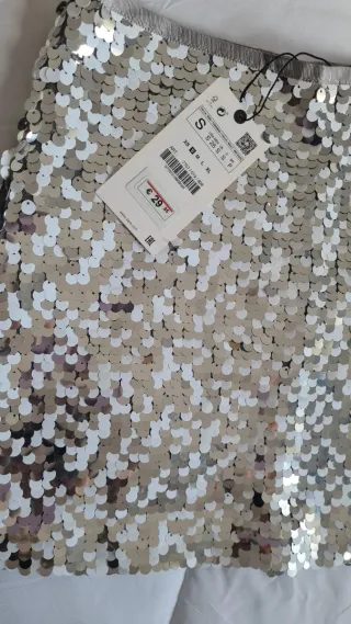 Falda Zara lentejuelas plateadas