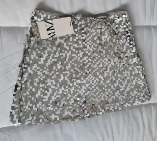 Falda Zara lentejuelas plateadas