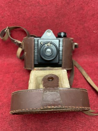 cámara fotográfica antigua Univex de baquelita.