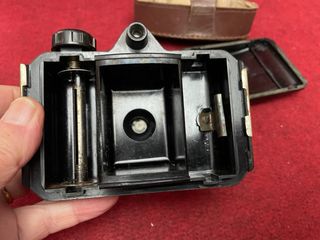 cámara fotográfica antigua Univex de baquelita.