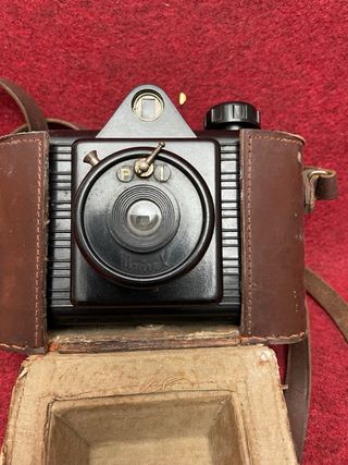 cámara fotográfica antigua Univex de baquelita.