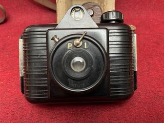 cámara fotográfica antigua Univex de baquelita.