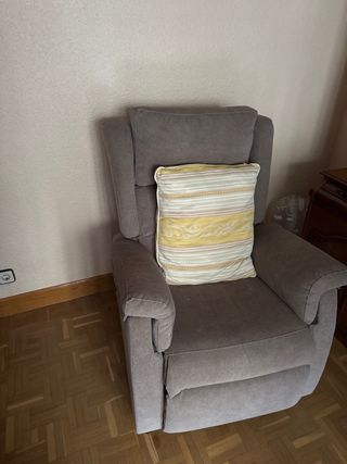 Mueble de salón, sofá 2 plazas y butaca