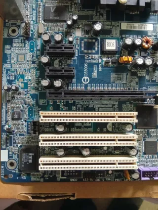 Placa Base Gigabyte GA-K8NF-9