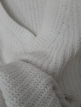 Jersey Bershka Chenilla Blanco Talla XL