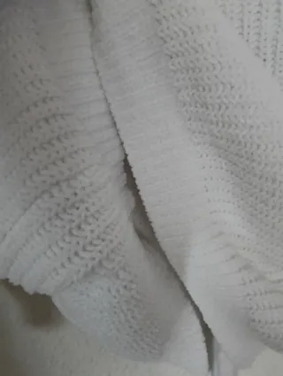 Jersey Bershka Chenilla Blanco Talla XL