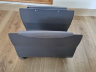 Soporte con ruedas para torre PC