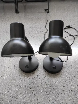 2 Lámparas de Mesa Negras con bombillas