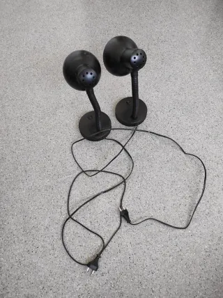 2 Lámparas de Mesa Negras con bombillas