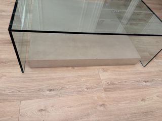 Mesa de centro de cristal y madera