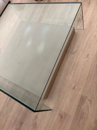 Mesa de centro de cristal y madera
