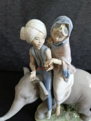 Figura Lladró Niños Hindúes y Elefante