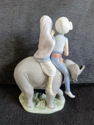 Figura Lladró Niños Hindúes y Elefante