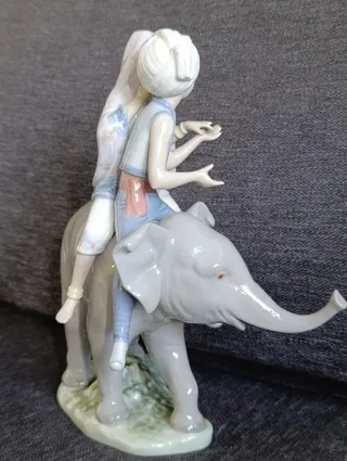 Figura Lladró Niños Hindúes y Elefante