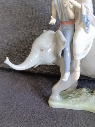 Figura Lladró Niños Hindúes y Elefante