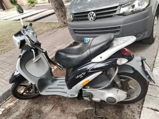 Piaggio Liberty 125cc Scooter Negra/Plata