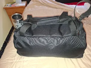 Bolsa de deporte Under Armour negra