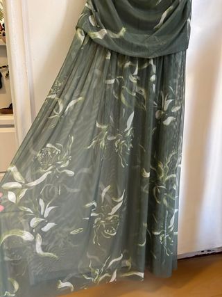 Vestido largo verde Glowrias con estampado floral