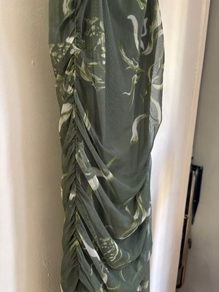 Vestido largo verde Glowrias con estampado floral