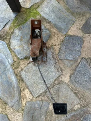Pedal Embrague Nissan Patrol GR Y60