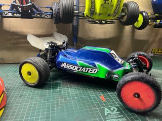 Team Associated B5 Rear radiocontrol