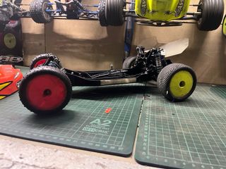 Team Associated B5 Rear radiocontrol