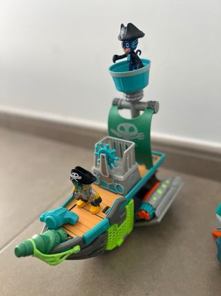 Lote Barco, Camión y figuritas PJ Masks