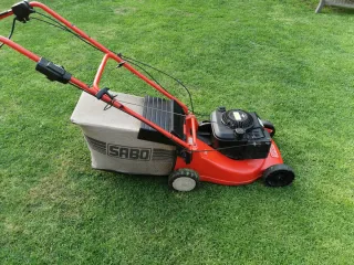 Cortacésped Sabo ROJO 43 Turbo start. Segadora