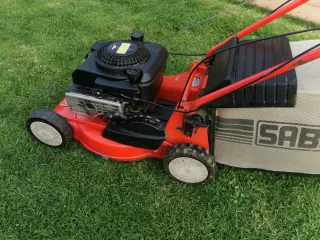Cortacésped Sabo ROJO 43 Turbo start. Segadora