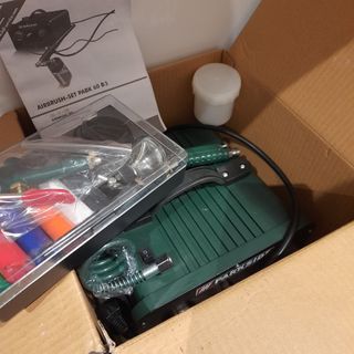 SET DE PINTURA SIN ESTRENAR, SE COMPONE DE PISTOLA