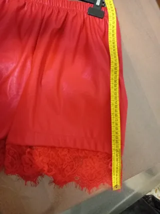Pantaloncini donna in pelle rossi vestibilità L XL