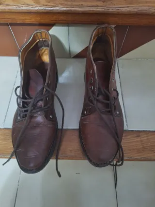 Botas de cuero marrones