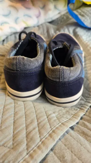 Sapatilhas estilo Vans