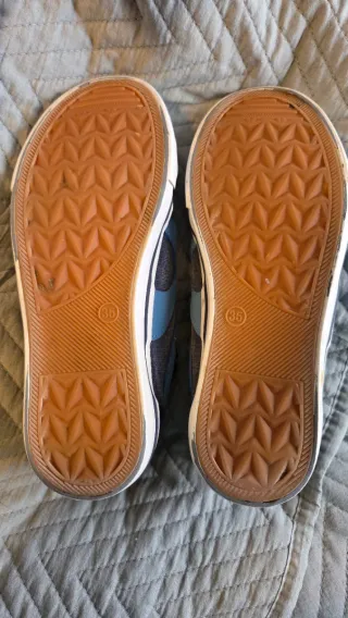 Sapatilhas estilo Vans